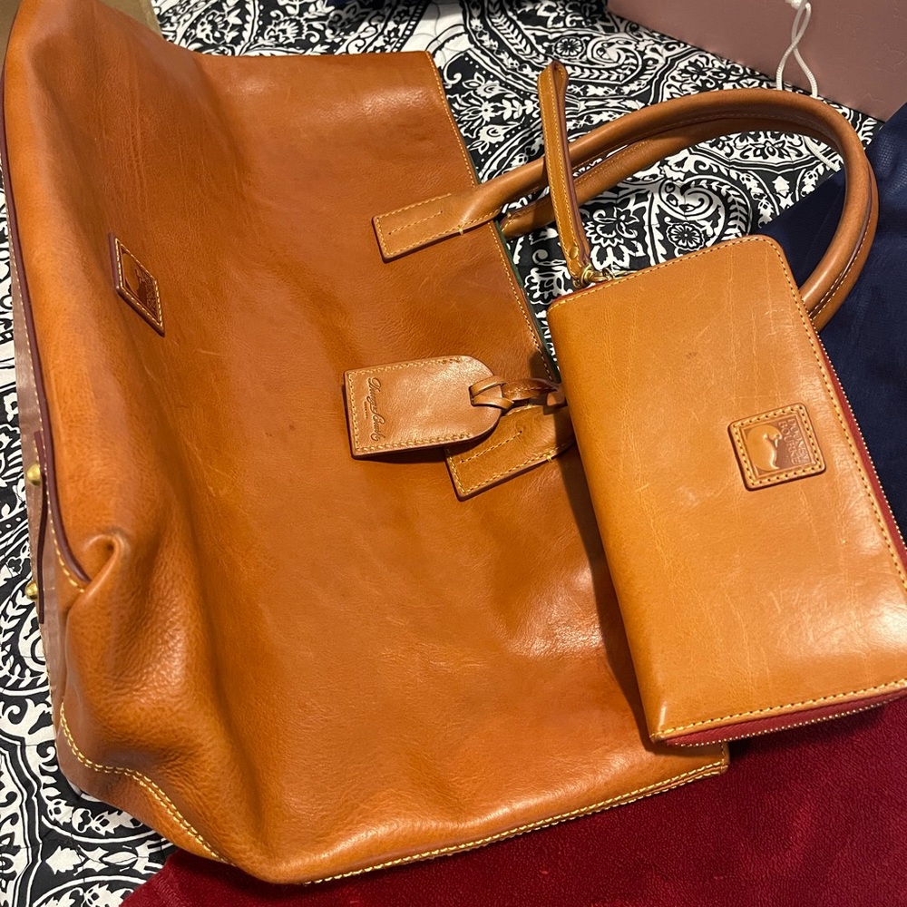 Dooney And Bourke Totes With Wallet.  300 Dollars For Each Wallet & Tote Bundle